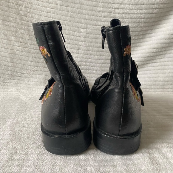 Zara Trafaluc Black Leather Embroidered Multi-Buckle Ankle Boots EU 39 US 8 - Picture 9 of 9